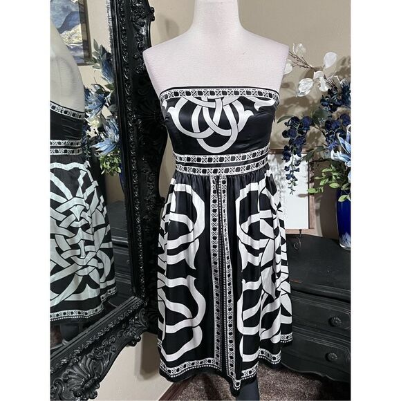 White House Black Market Strapless Silk Mini Dress Size 2 - Picture 1 of 4